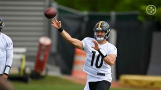 2 Former Pittsburgh Steelers Say That Mitch Trubisky's Outstanding Intangibles Are What Makes Him A Keeper (Pittsburgh Steelers). Photo by Steelers.com